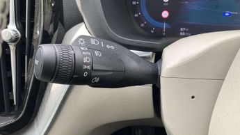 Volvo XC60 2.0 B5P Plus Dark 5dr AWD Geartronic
