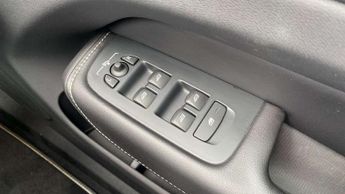 Volvo XC60 2.0 D4 R DESIGN 5dr AWD Geartronic