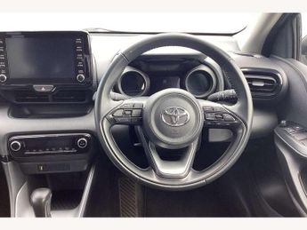 Toyota Yaris 1.5 Hybrid Design 5dr CVT