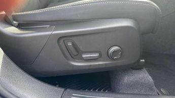 Volvo XC40 2.0 B3P Ultimate Dark 5dr Auto