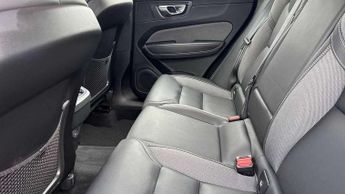 Volvo XC60 2.0 B5P Plus Dark 5dr AWD Geartronic