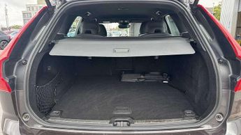 Volvo XC60 2.0 B5P Plus Dark 5dr AWD Geartronic