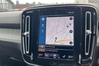 Volvo XC40 2.0 B4P Inscription 5dr Auto