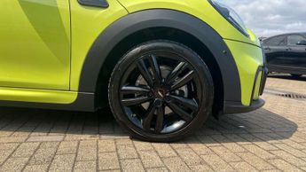 MINI Hatchback 1.5 Cooper Sport Premium 3dr Auto