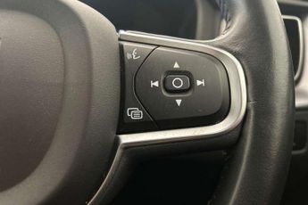 Volvo XC60 2.0 B5P [250] Momentum 5dr Geartronic