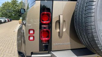 Land Rover Defender 3.0 D250 X-Dynamic HSE 90 3dr Auto