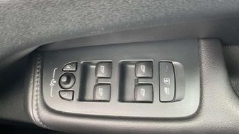 Volvo XC60 2.0 B4D Plus Dark 5dr AWD Geartronic