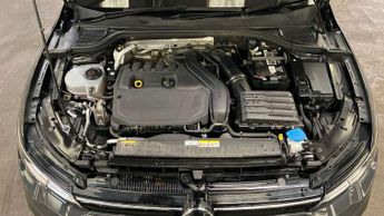 Volkswagen Golf 1.5 TSI Life 5dr
