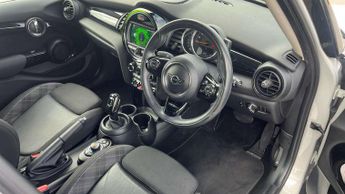 MINI Hatchback 5dr 1.5 Cooper D II 5dr Step Auto