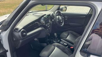 MINI Hatchback 5dr 1.5 Cooper D II 5dr Step Auto
