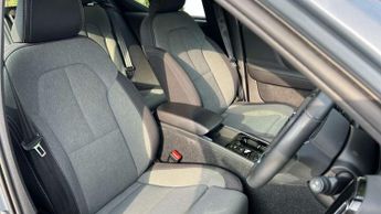 Volvo XC40 Recharge 1.5 T4 Recharge PHEV Plus Dark 5dr Auto