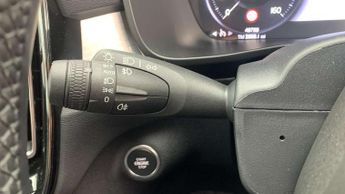 Volvo XC40 1.5 T3 [163] Momentum 5dr Geartronic