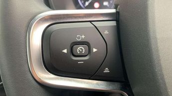 Volvo XC40 1.5 T3 [163] Momentum 5dr Geartronic