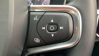 Volvo XC40 1.5 T3 [163] Momentum 5dr Geartronic