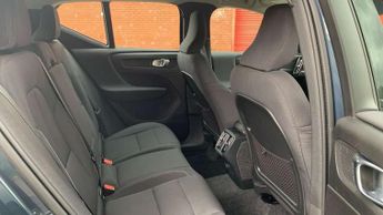 Volvo XC40 1.5 T3 [163] Momentum 5dr Geartronic