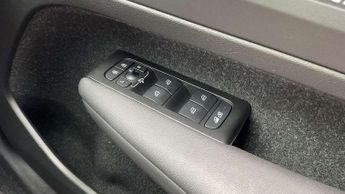 Volvo XC40 Recharge 1.5 T5 Recharge PHEV R DESIGN 5dr Auto