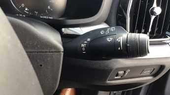 Volvo V60 2.0 D3 Momentum 5dr
