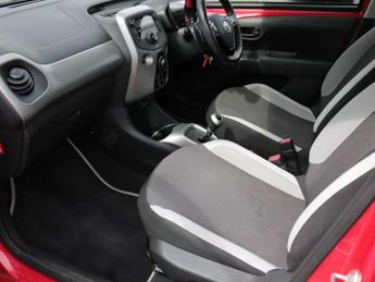Toyota Aygo 1.0 VVT-i X-Play 5dr x-shift