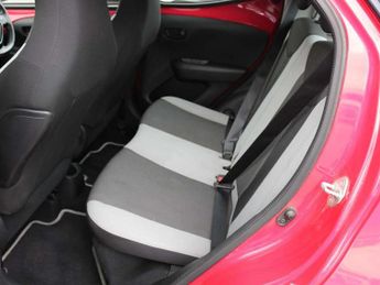 Toyota Aygo 1.0 VVT-i X-Play 5dr x-shift