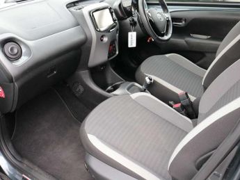Toyota Aygo 1.0 VVT-i X-Plore 5dr x-shift