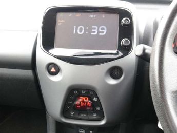 Toyota Aygo 1.0 VVT-i X-Plore 5dr x-shift