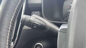 Volvo XC40 Recharge 1.5 T5 Recharge PHEV R DESIGN Pro 5dr Auto