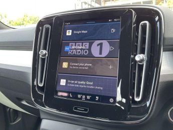 Volvo XC40 2.0 B3P Plus Dark 5dr Auto