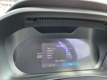 Volvo XC40 2.0 B3P Plus Dark 5dr Auto