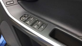 Volvo XC60 D4 [190] R DESIGN Lux Nav 5dr AWD Geartronic
