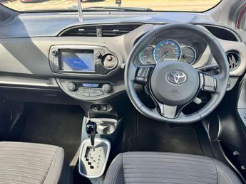 Toyota Yaris 1.5 Hybrid Design 5dr CVT