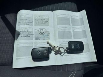 Toyota Yaris 1.5 Hybrid Design 5dr CVT
