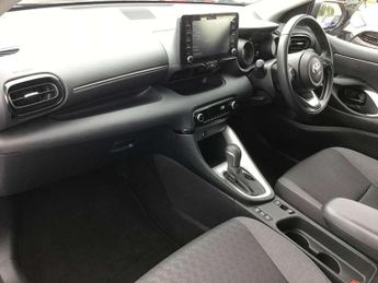Toyota Yaris 1.5 Hybrid Design 5dr CVT