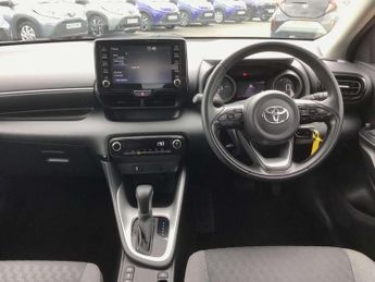 Toyota Yaris 1.5 Hybrid Design 5dr CVT