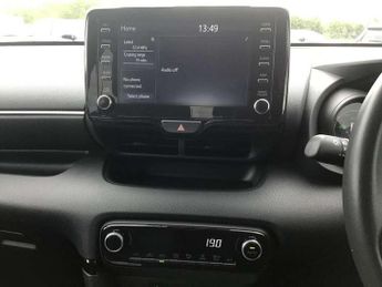 Toyota Yaris 1.5 Hybrid Design 5dr CVT