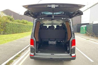 Volkswagen Transporter 2.0 TDI 150 Highline Kombi Van DSG