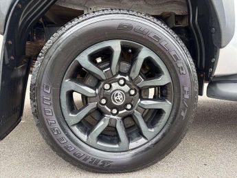 Toyota Hilux Invincible X D/Cab Pick Up 2.8 D-4D Auto