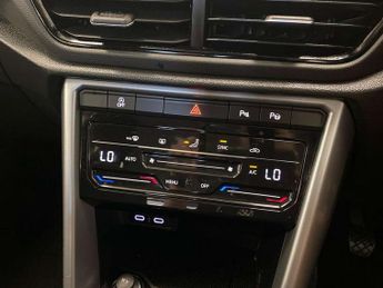 Volkswagen T-Roc 1.5 TSI Life 5dr