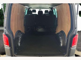 Volkswagen Transporter 2.0 TDI 150 Highline Kombi Van DSG