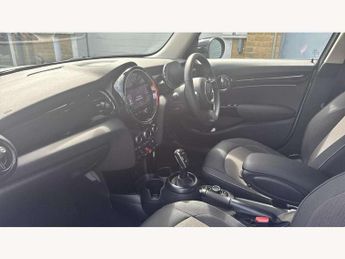 MINI Hatchback 5dr 1.5 Cooper Classic 5dr Auto [Comfort/Nav Pack]