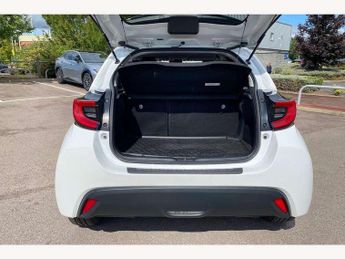 Toyota Yaris 1.5 Hybrid Design 5dr CVT