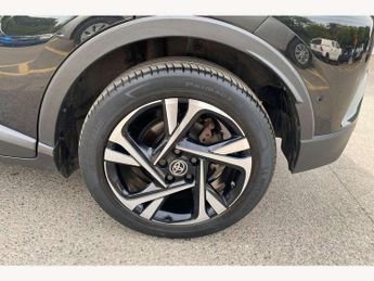 Toyota C-HR 1.8 Hybrid Design 5dr CVT