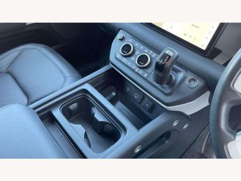Land Rover Defender 3.0 D250 Hard Top SE Auto