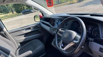 Volkswagen Transporter Shuttle 2.0 TDI 150PS SE Minibus DSG