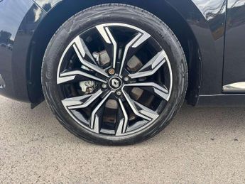 Renault Clio 1.6 E-TECH Hybrid 140 S Edition 5dr Auto
