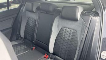 Volkswagen Golf 1.5 eTSI 150 R-Line 5dr DSG