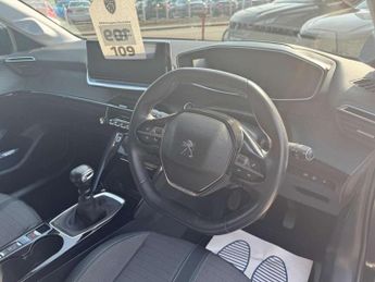 Peugeot 208 1.2 PureTech 100 Allure Premium 5dr