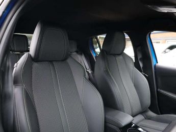 Peugeot 208 1.2 Hybrid 100 GT 5dr e-DSC6