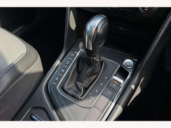Volkswagen Tiguan 2.0 TSi 230 4Motion SEL 5dr DSG