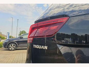 Volkswagen Tiguan 2.0 TSi 230 4Motion SEL 5dr DSG