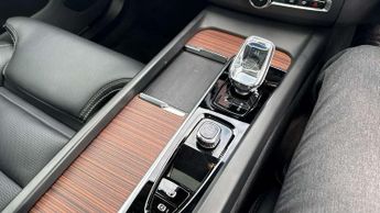 Volvo XC60 2.0 T8 [455] RC PHEV Ultimate Dark 5dr AWD Gtron